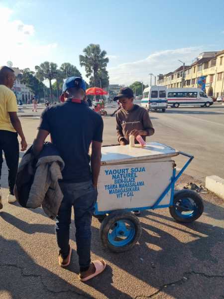 Мадагаскар и Маврикий. Баобабы и киты.