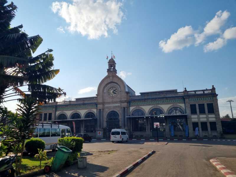 Мадагаскар и Маврикий. Баобабы и киты.