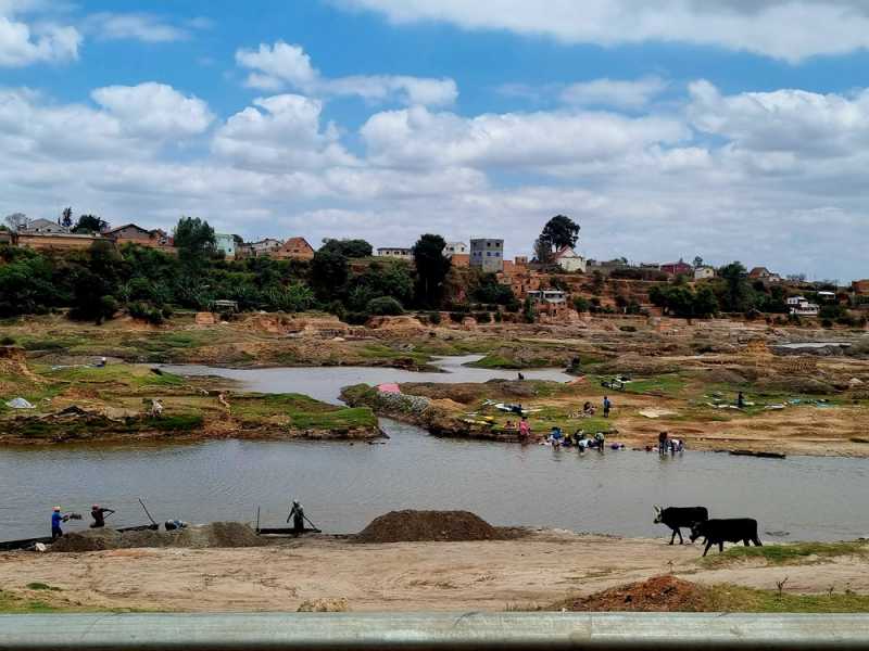 Мадагаскар и Маврикий. Баобабы и киты.