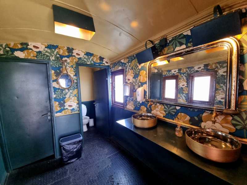 Мадагаскар и Маврикий. Баобабы и киты.