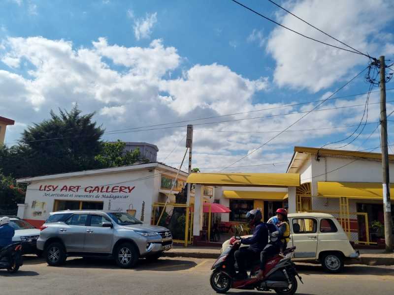 Мадагаскар и Маврикий. Баобабы и киты.