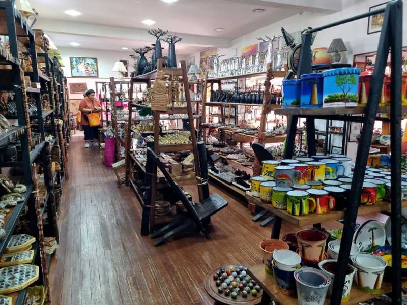 Мадагаскар и Маврикий. Баобабы и киты.