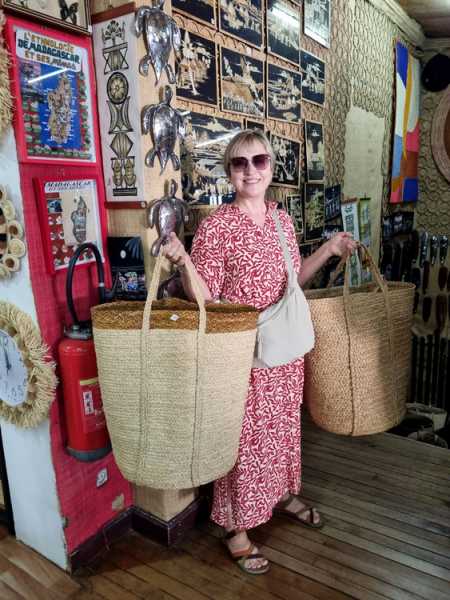 Мадагаскар и Маврикий. Баобабы и киты.