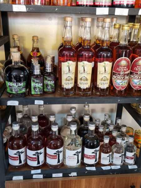 Мадагаскар и Маврикий. Баобабы и киты.