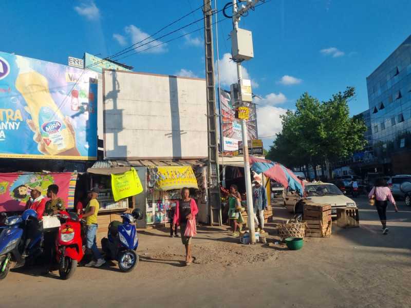 Мадагаскар и Маврикий. Баобабы и киты.