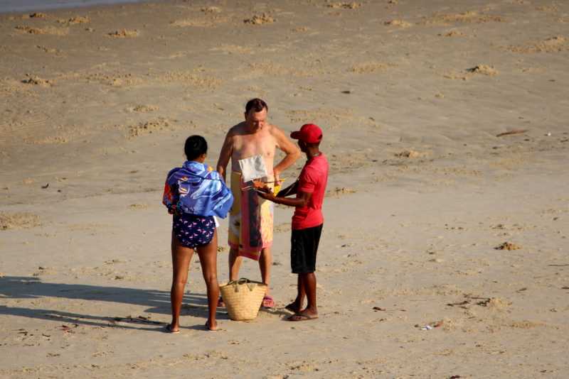Мадагаскар и Маврикий. Баобабы и киты.