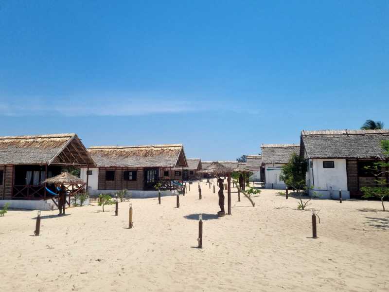 Мадагаскар и Маврикий. Баобабы и киты.