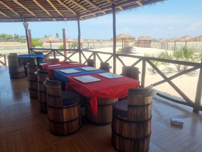 Мадагаскар и Маврикий. Баобабы и киты.