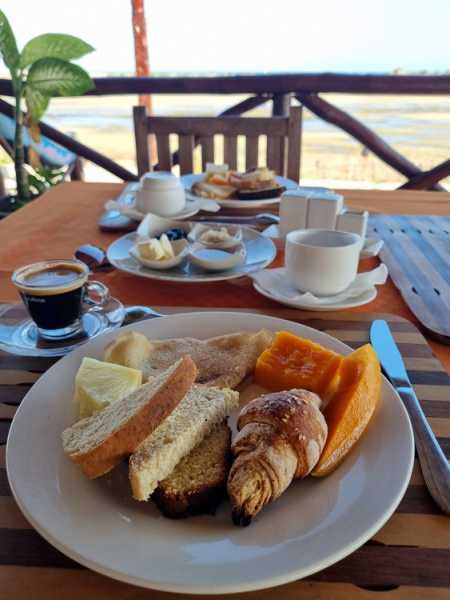 Мадагаскар и Маврикий. Баобабы и киты.