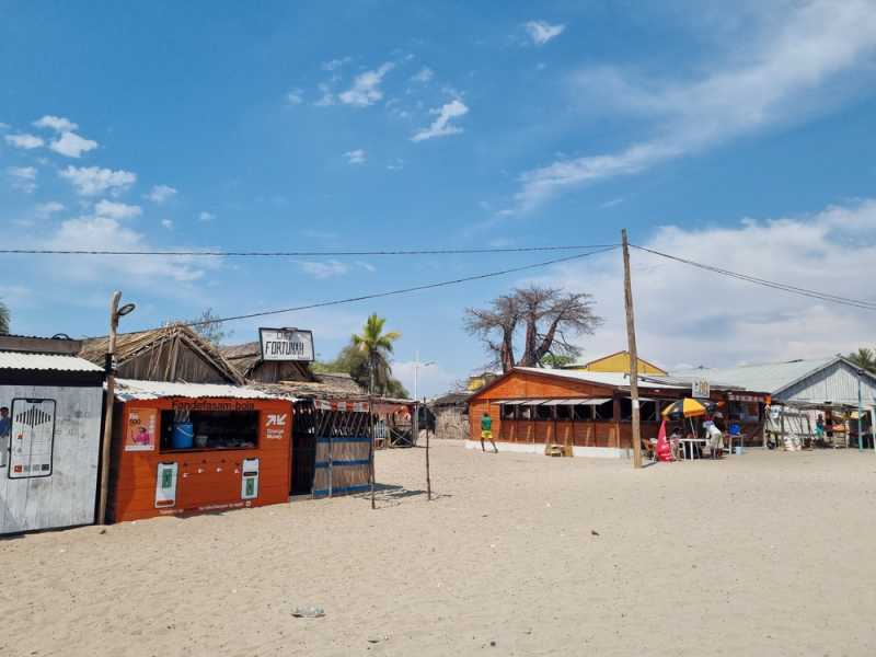 Мадагаскар и Маврикий. Баобабы и киты.