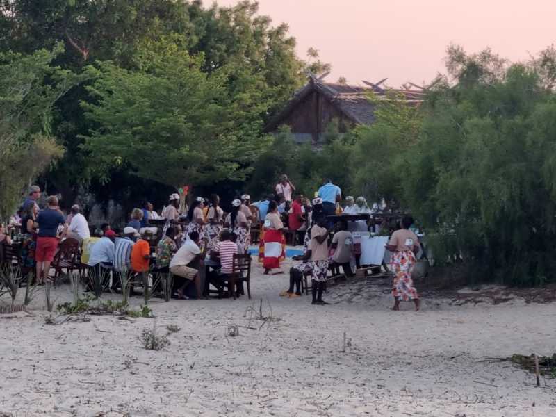 Мадагаскар и Маврикий. Баобабы и киты.