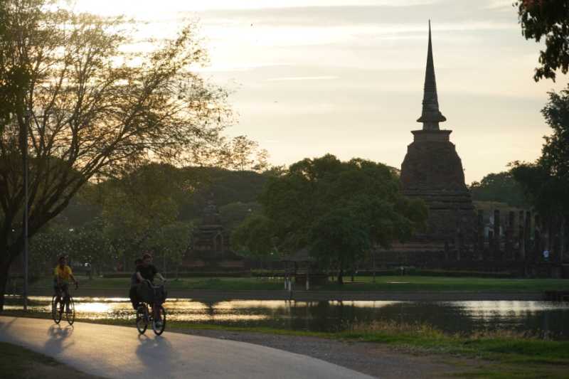 Сукхотхай (Sukhothai) и Си Сатчаналай (Si Satchanalai), апрель 2025 Сукхотхай (Sukhothai) и Си Сатчаналай (Si Satchanalai), апрель 2025