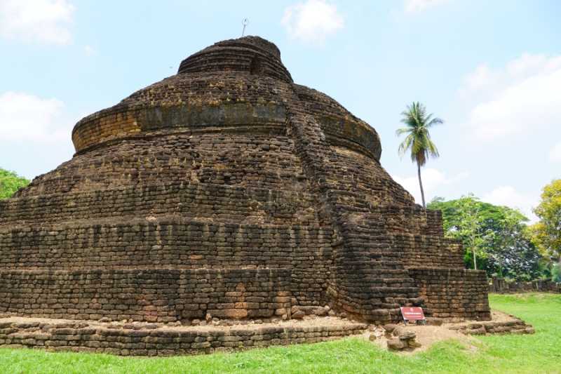 Сукхотхай (Sukhothai) и Си Сатчаналай (Si Satchanalai), апрель 2025