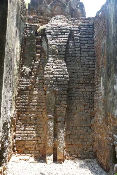 Сукхотхай (Sukhothai) и Си Сатчаналай (Si Satchanalai), апрель 2025