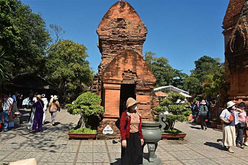 Знакомство с Вьетнамом. Съели кобру и лангуста,послушали джаз,( Ханой,Нячанг и немного Сайгона( Хошимин).