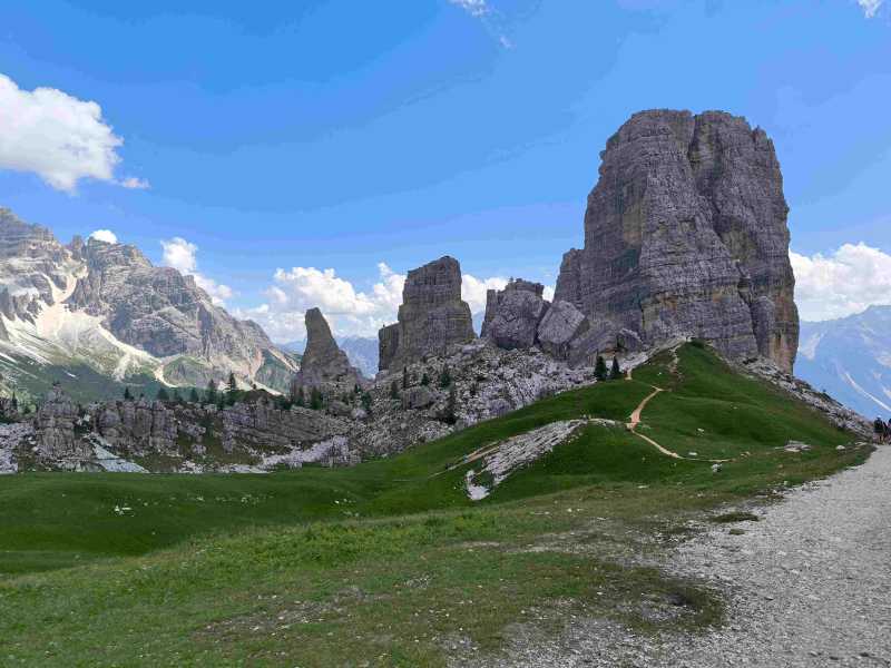 Триста горных километров и три оперы