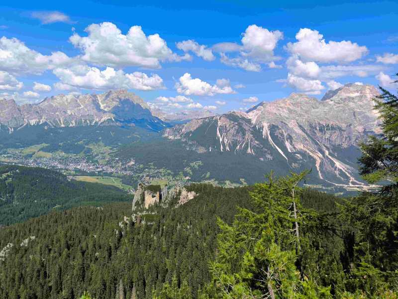 Триста горных километров и три оперы