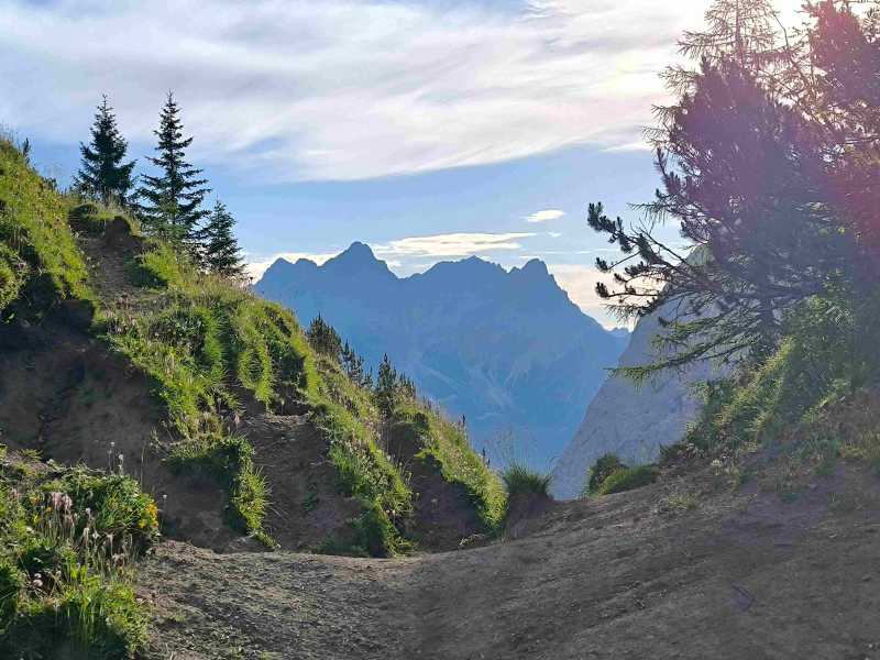 Триста горных километров и три оперы