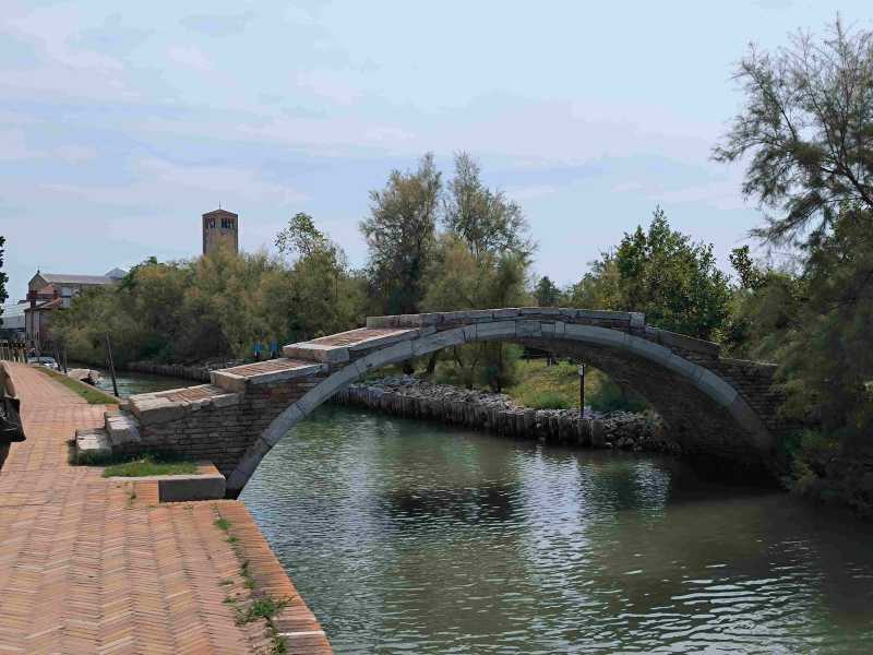 Триста горных километров и три оперы