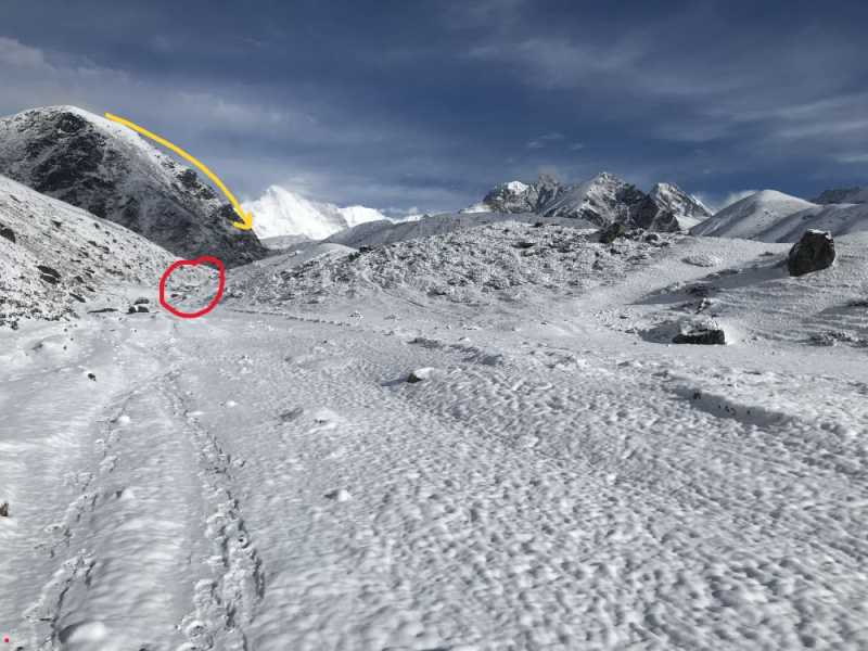 Одна за фото в Gokyo под внезапным циклоном. Впервые на высоте. Октябрь-Ноябрь 2025