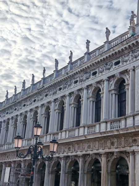 Декабрьская Венеция и новогодний подарок всем читателям прямо из сердца лагуны