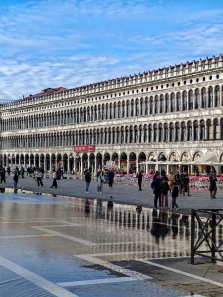 Декабрьская Венеция и новогодний подарок всем читателям прямо из сердца лагуны