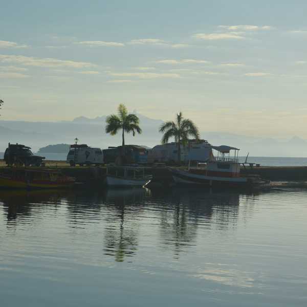 где-то на берегу