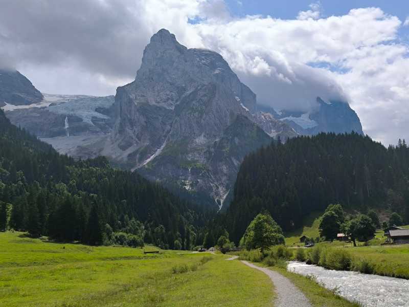 Триста горных километров и три оперы