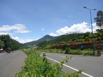 Более 2000 км с юга на север по Вьетнаму.