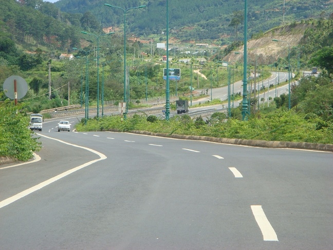 Более 2000 км с юга на север по Вьетнаму.