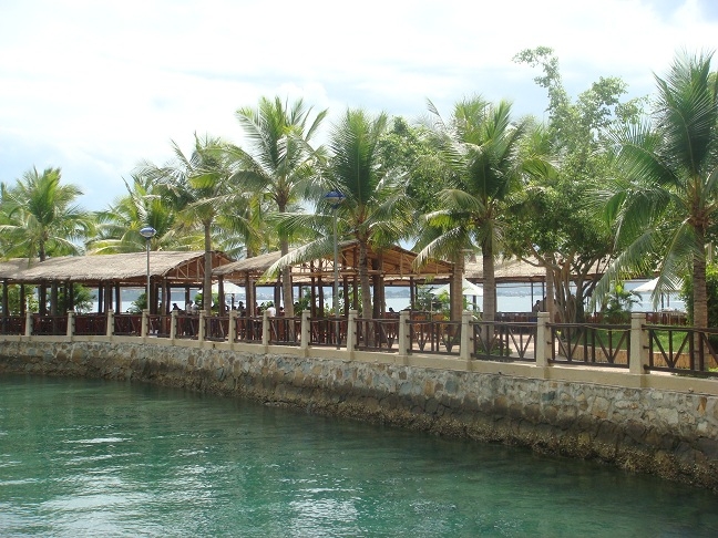 Более 2000 км с юга на север по Вьетнаму.