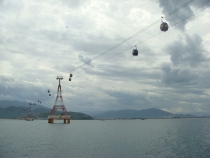 Более 2000 км с юга на север по Вьетнаму.