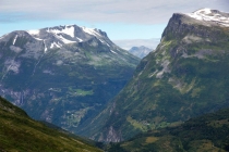вид на серпантин в Geirangerfjorden