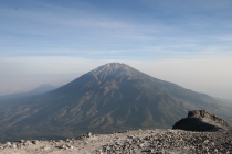 Кракатау или Мерапи? Что стоит посетить?