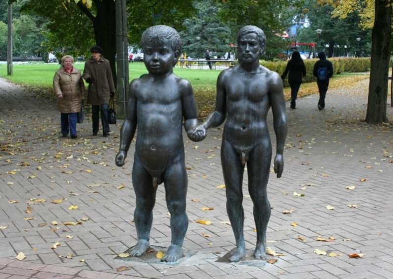 Отец и сын (Тарту, Эстония)