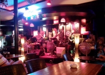 Жадность,океан,еда,массаж,джунгли.