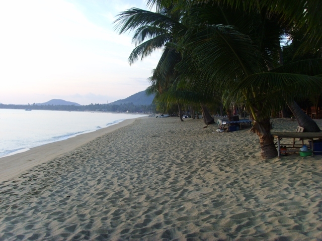 Бунгало на малолюдном пляже - где найти?