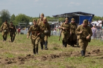 Поле боя. Военный фестиваль в Дубосеково. Фото.
