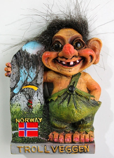 Норвежский колорит (сувениры и сувенирчики из Сказочного Королевства)