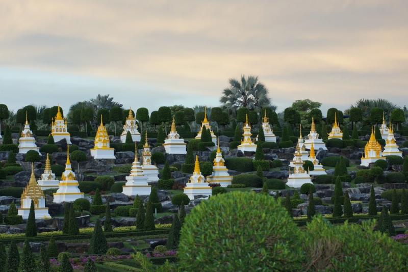 Великолепный Nong Nooch Tropical Garden (и его отель)