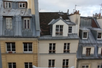 Париж, мокрые курицы и бутылка куантро.