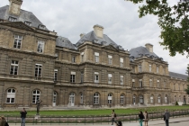 Париж, мокрые курицы и бутылка куантро.