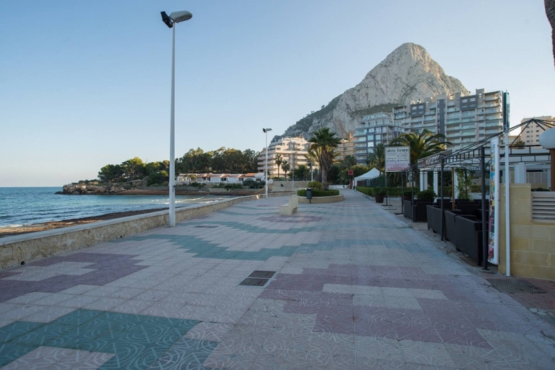 Апартаменты Voramar на первой линии в Кальпе