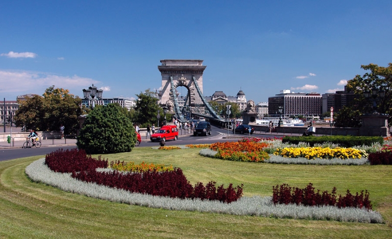 15. Budapest. 35. Belépés a Széchenyi lánchíd. Уезд на ланцуговы мост Сечэнi