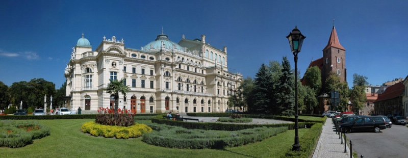 18. Kraków. 21. Plac św. Ducha. Teatr im. Juliusza Słowackiego i Kościół Świętego Krzyża