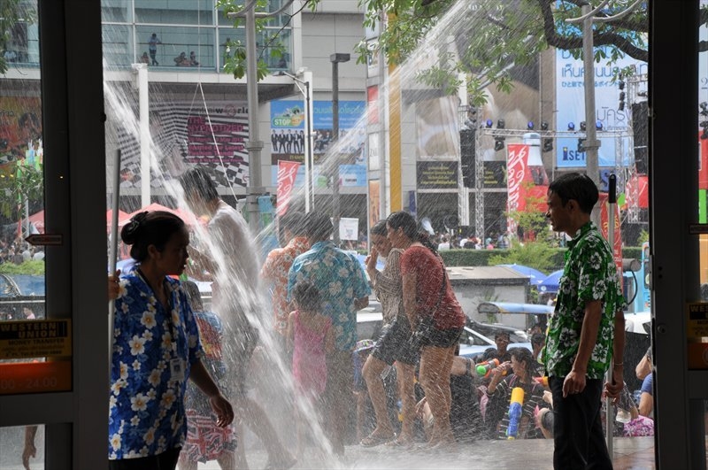 Бангкок, Сием Риеп, Рейли (2013)