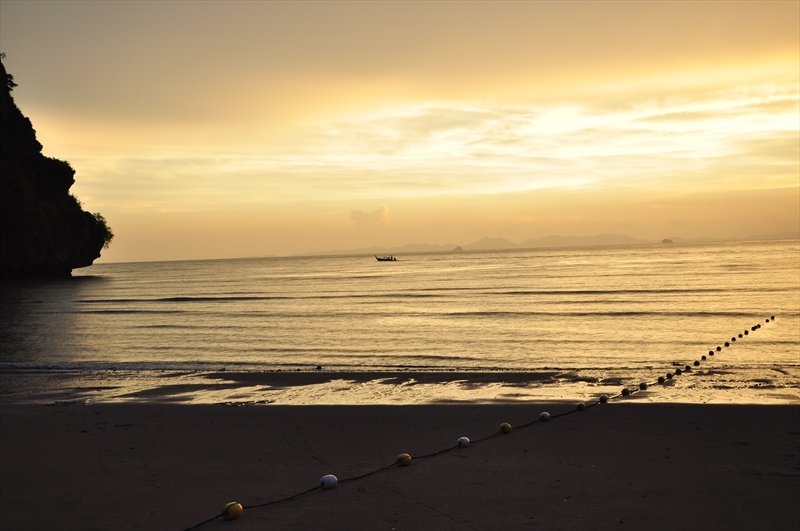 Бангкок, Сием Риеп, Рейли (2013)