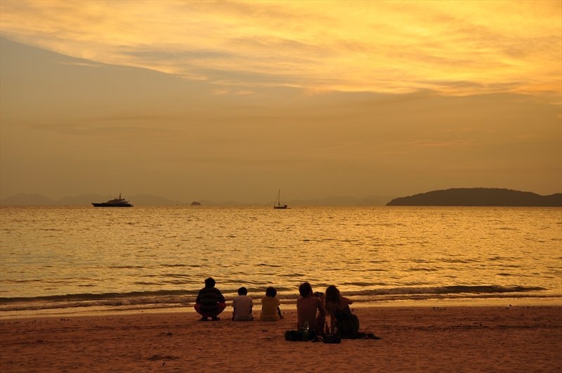 Бангкок, Сием Риеп, Рейли (2013)