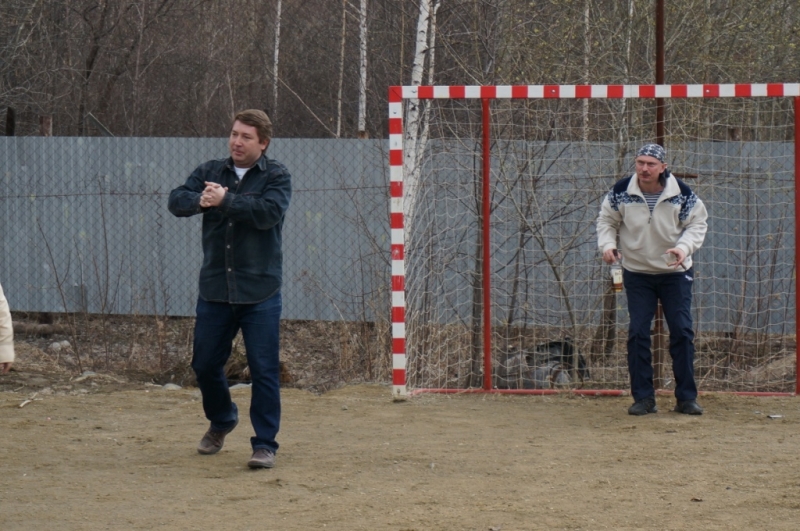 А в Е-бурге Мир! Труд! Май! Беседки! пиво! шашлыки! 01.05.14