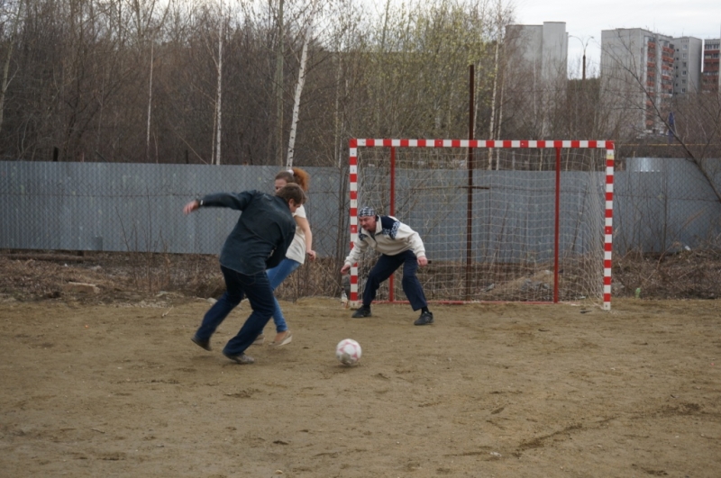 А в Е-бурге Мир! Труд! Май! Беседки! пиво! шашлыки! 01.05.14